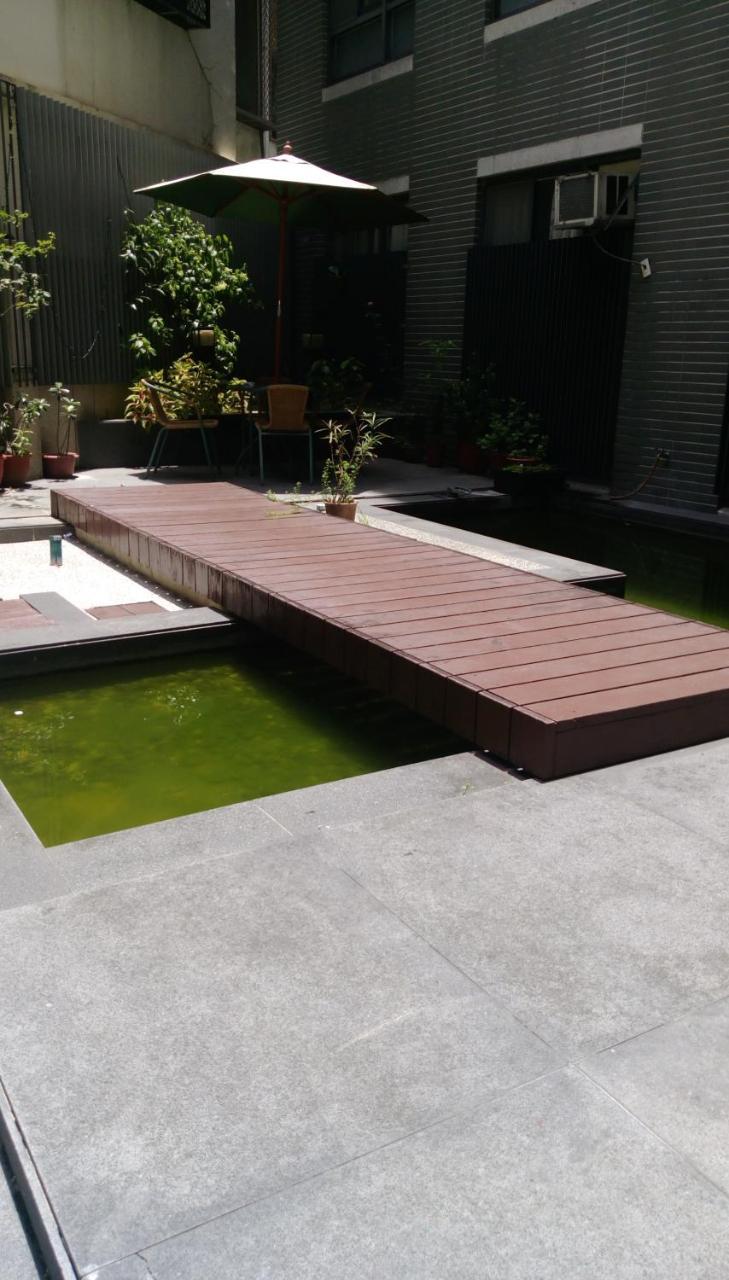 Fengjia Qing Su Homestay Taichung Exterior foto